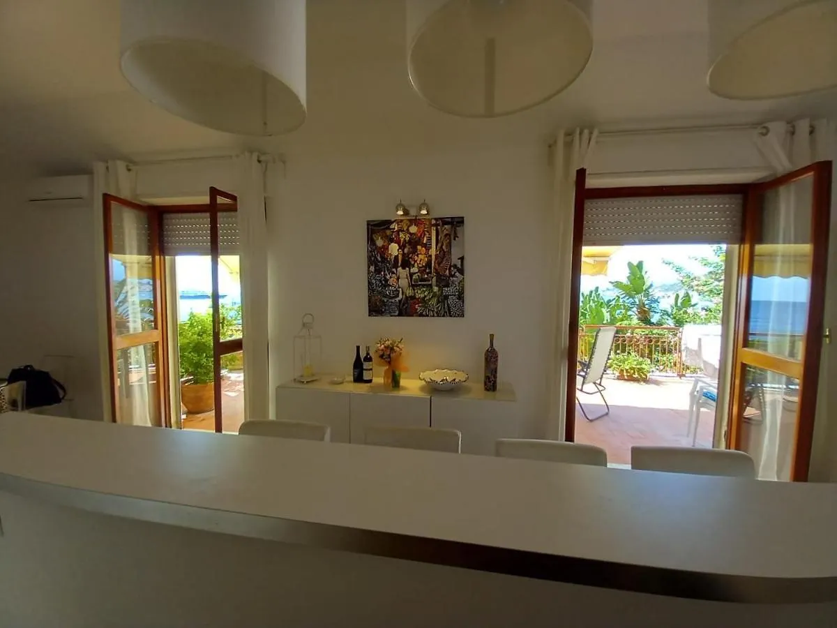 White Lotus Apartment Taormina