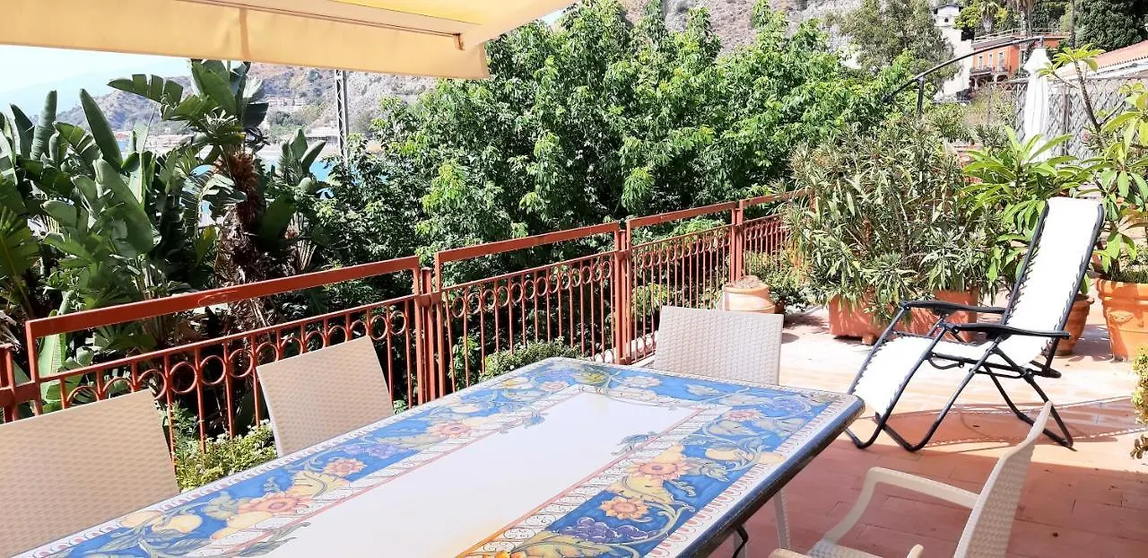 White Lotus Apartment Taormina Italy